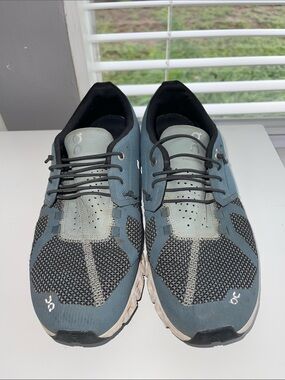 On Cloud running women's shoes